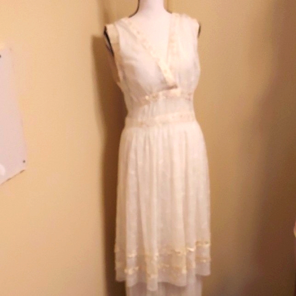 Cream V-Neck Sleeveless Midi Sundress for That Special Occasion